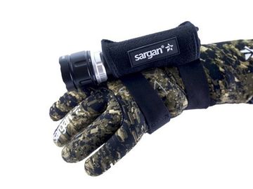 Держатель подводного фонаря Sargan Спрут 2.0 на запястье и ладонь