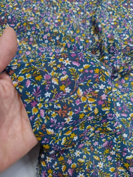 Шифон/ Цветы на т.зеленом