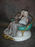 Статуэтка. Фарфор. Сплетники. Capodimonte. Италия