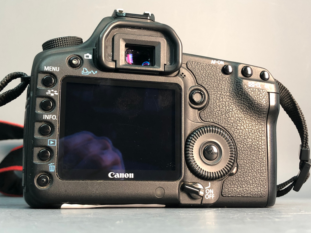 Canon EOS 5D Mark II Body 10.200 кадров