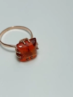 Кольцо бижутерное с янтарем