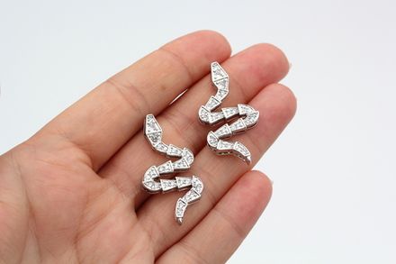 Cерьги-гвоздики "Змеи" 35,5мм, со стразами