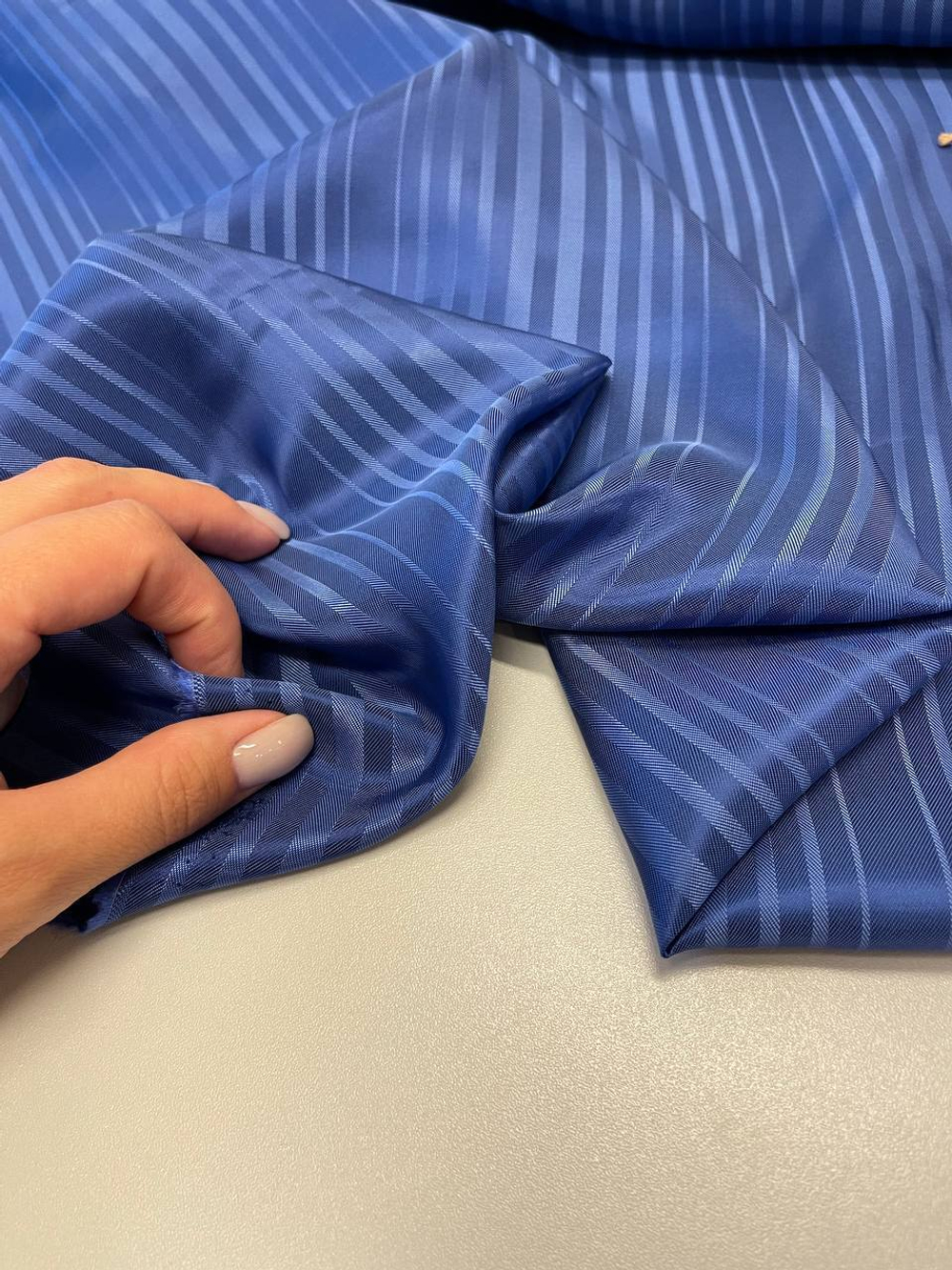 Подкладочная жаккардовая вискоза с узором (100%вискоза, Голубая гамма/вертикальная полоска, 145, 85 гр/м2)