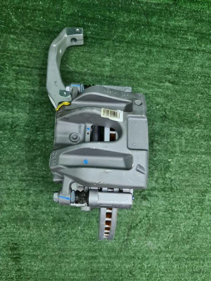 Кулак поворотный левый Lixiang L9 (2022-н.в.)