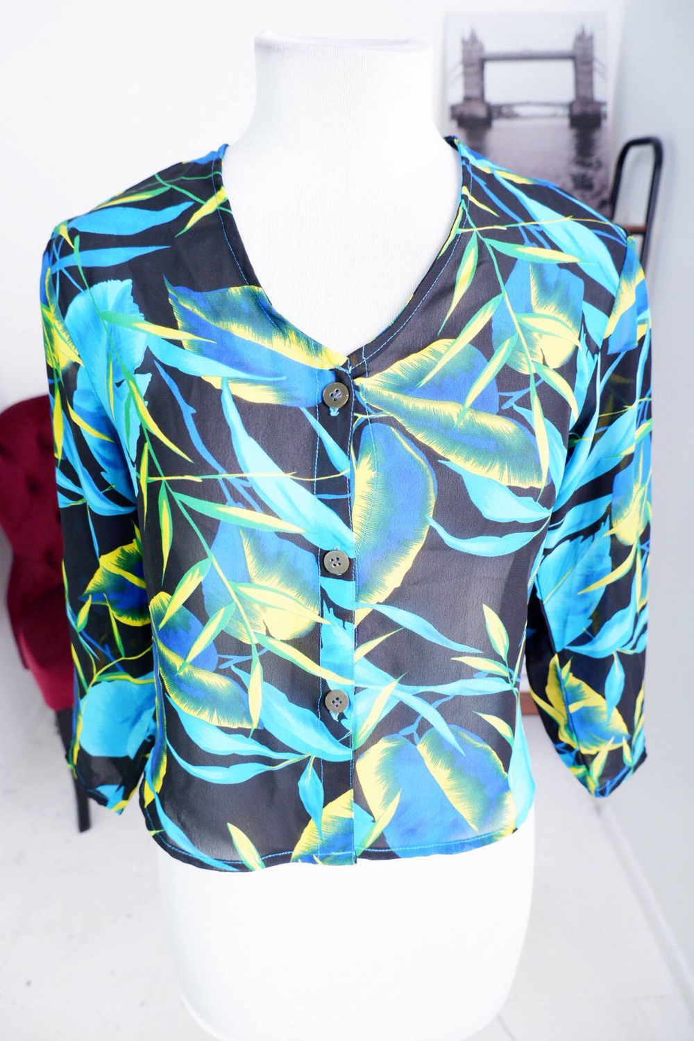 Блузка пестрая, визуально на 44 размер