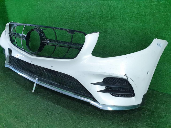 Бампер передний Mercedes GLC X253 15-19 В сборе