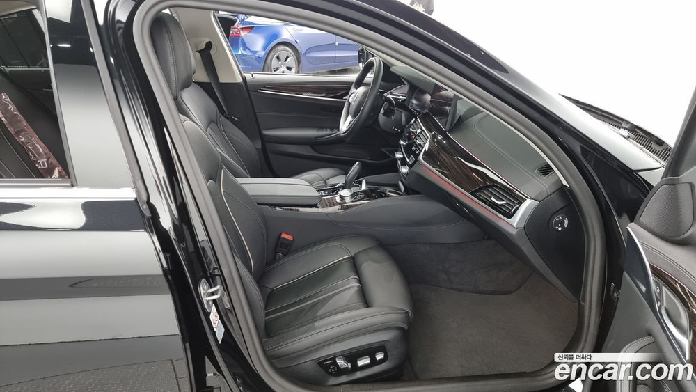 BMW 5 Series (G30) 520i Luxury (11.2022)