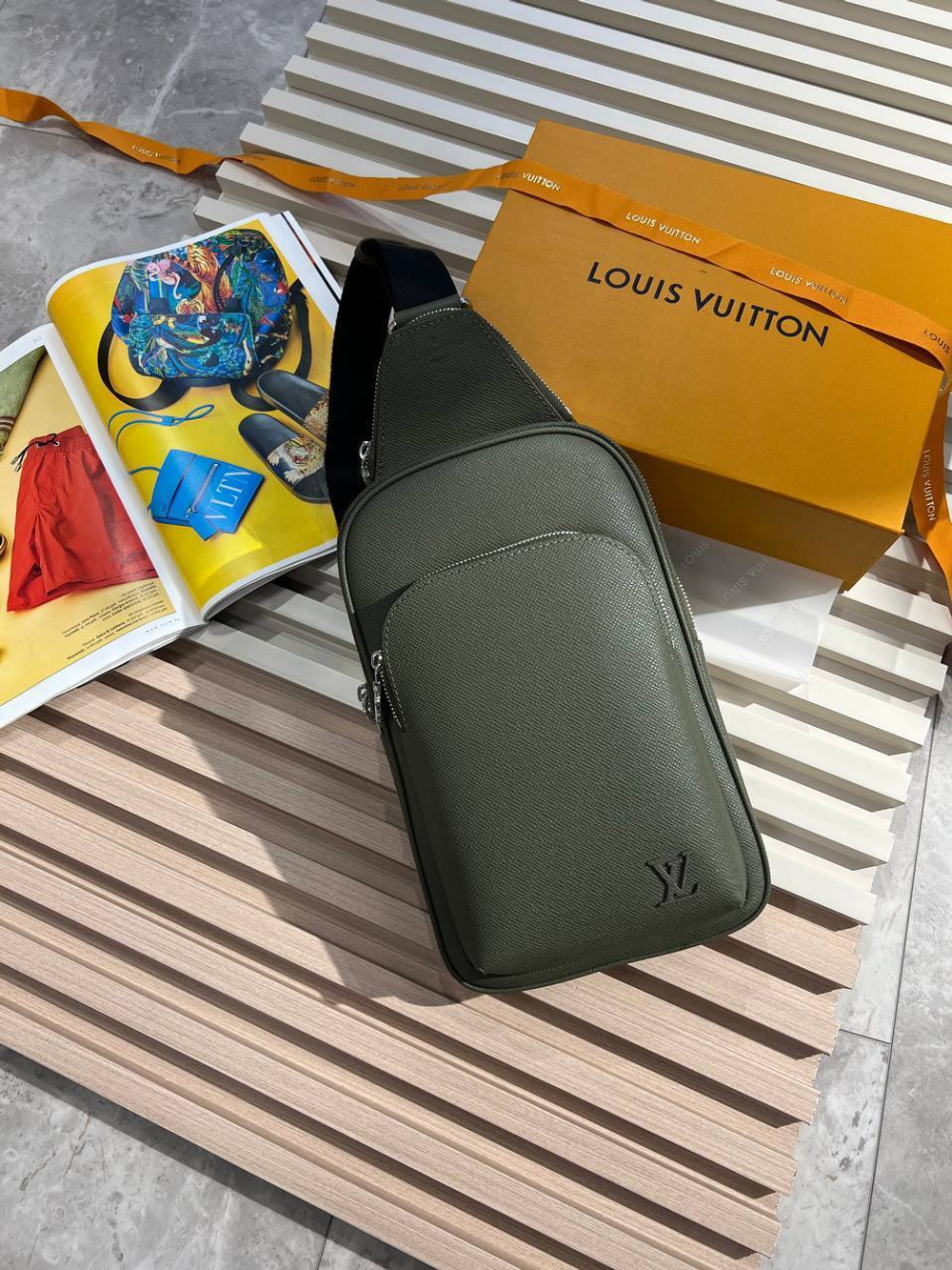Сумка-мессенджер Louis Vuitton