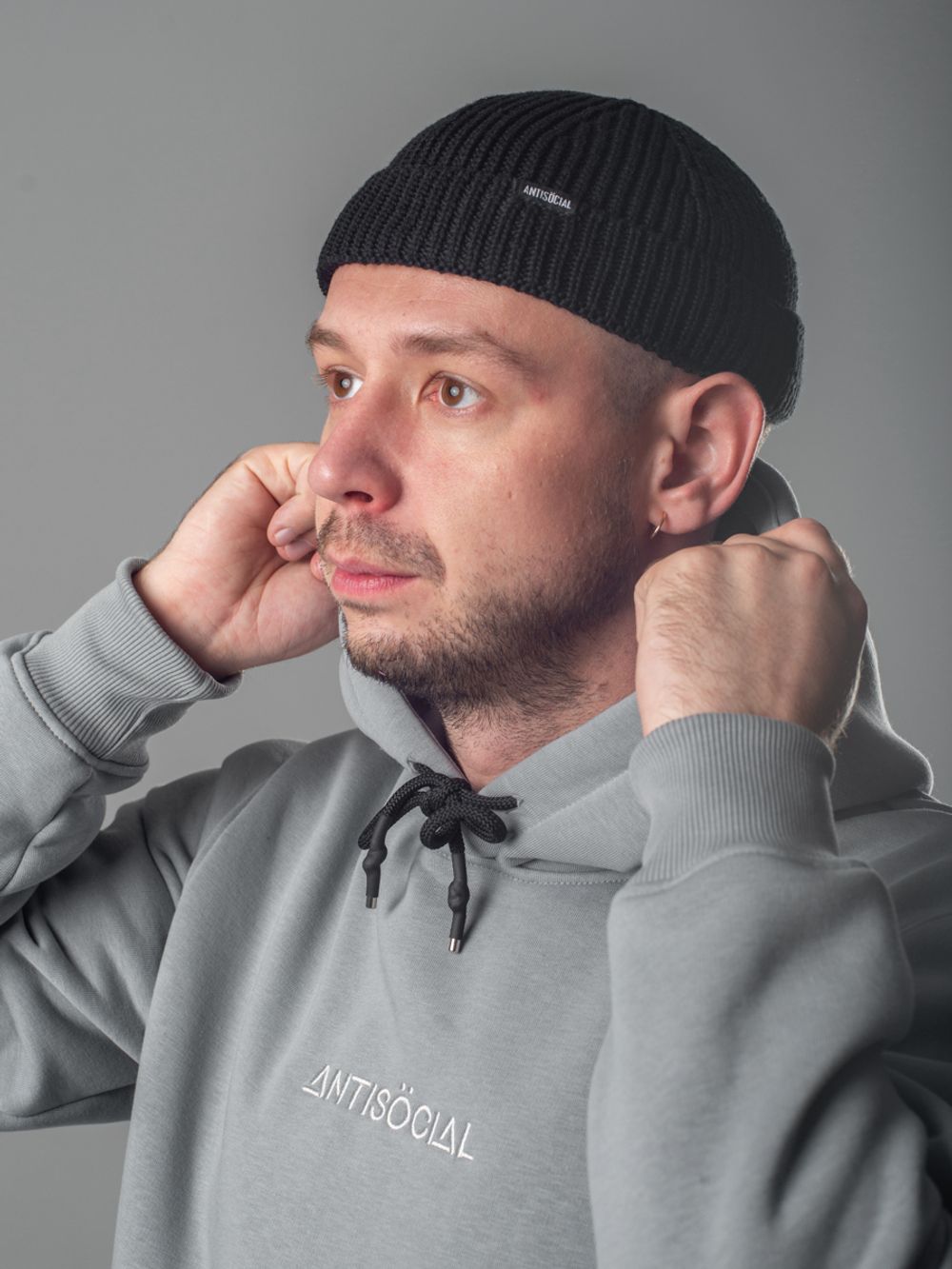 Шапка Antisocial AW42 Beanie Short черная