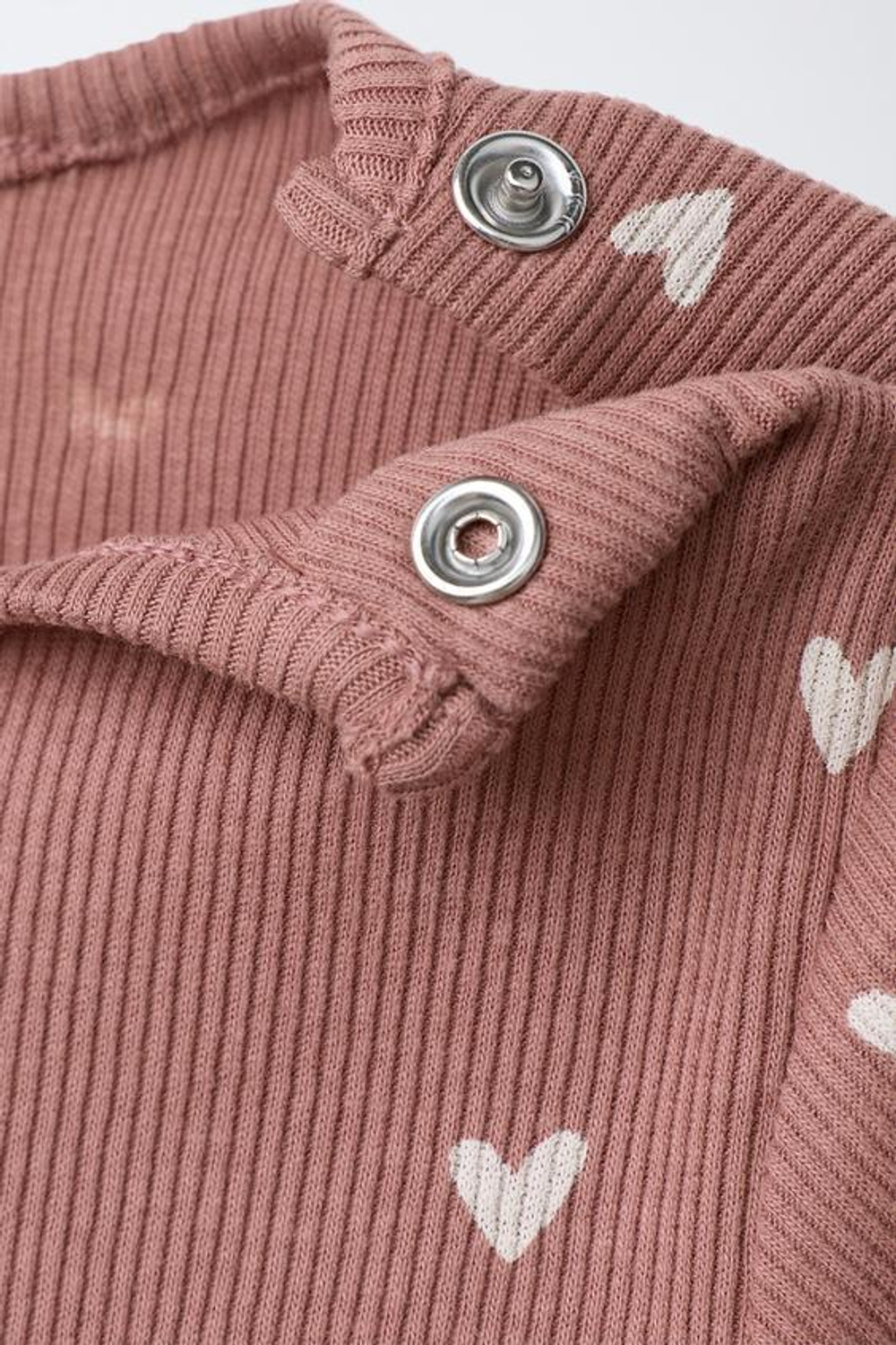 ZARA КОМПЛЕКТ ИЗ ФУТБОЛКИ И ЛЕГИНСОВ В РУБЧИК С СЕРДЕЧКАМИ, РОЗОВЫЙ