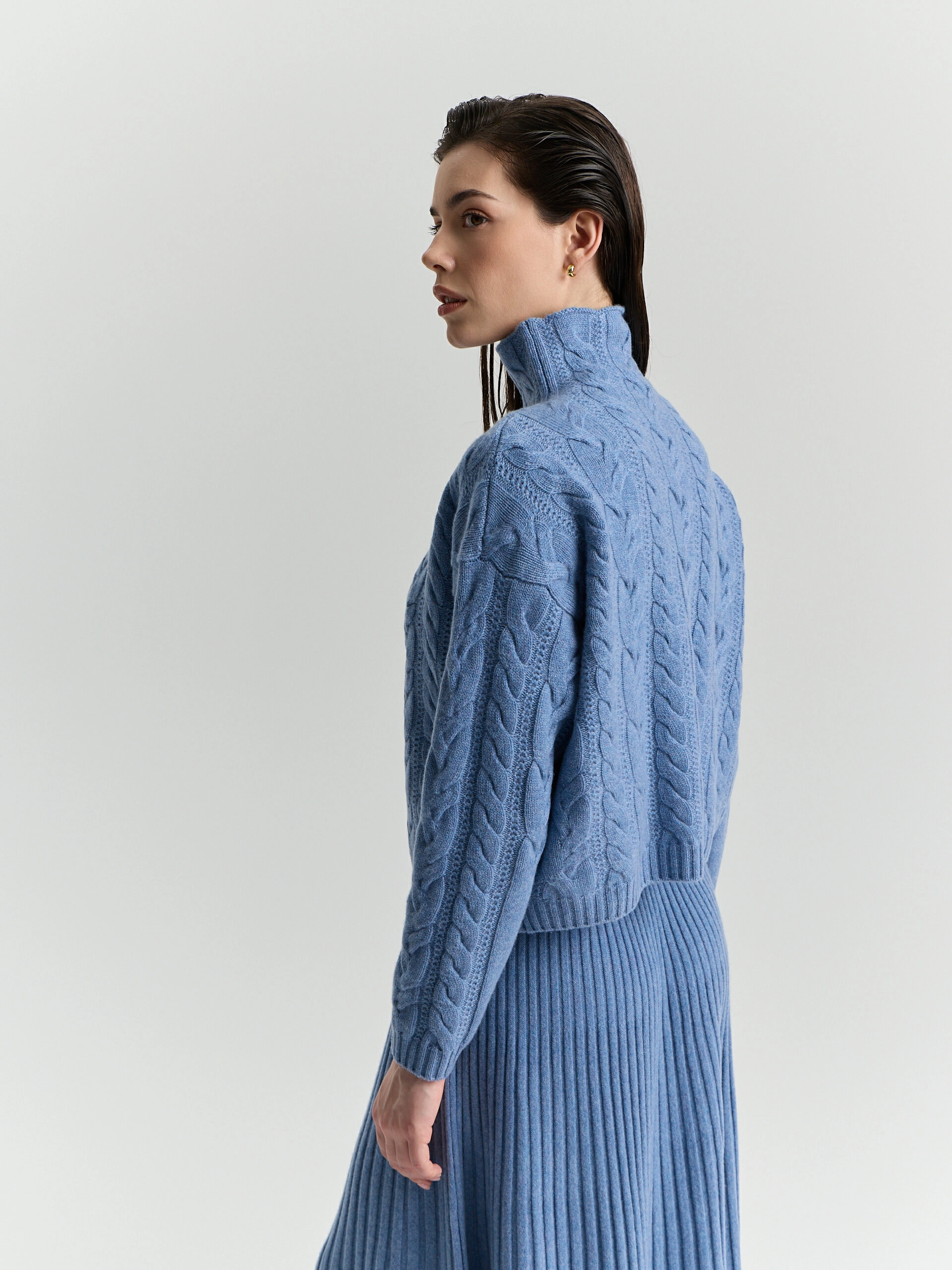 Кашемировый свитер с косами