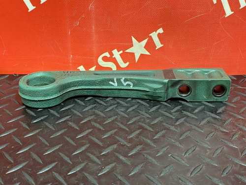 Подъемная проушина двигателя