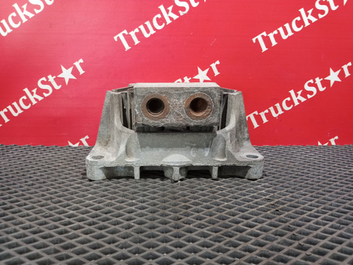 Подушка двигателя задняя