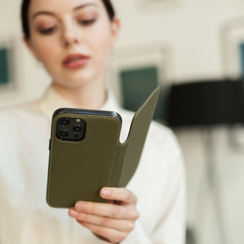 Чехол Benoit для iPhone 12 Pro Max из кожи теленка зеленого цвета