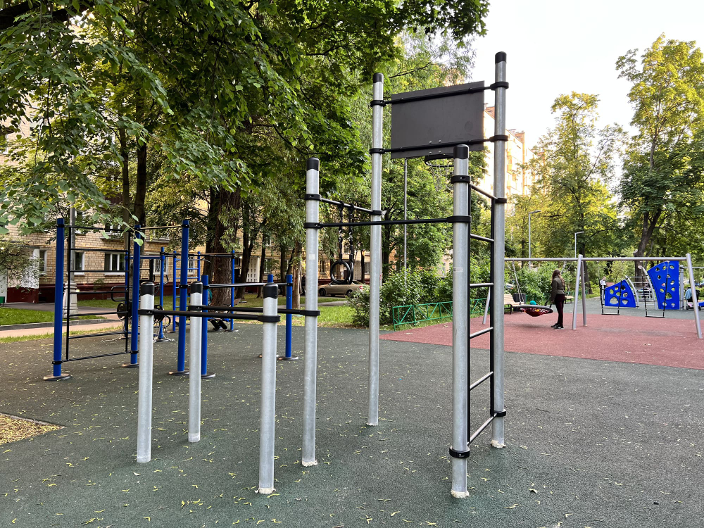 Комплекс со скалодромом и баскетбольным кольцом для взрослых и детей