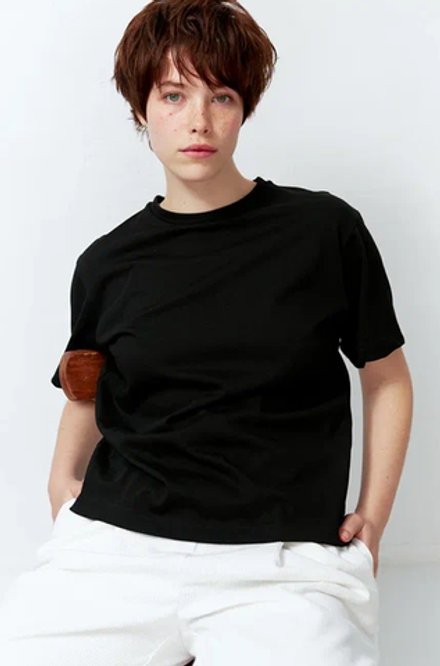 Футболка прямого кроя черного цвета