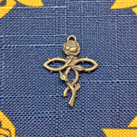 Подвеска "Под розой сказано"