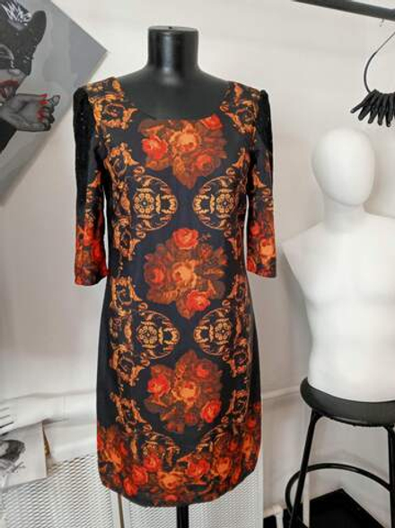 Платье женское легкое, элегантное.Цвет черный/оранжевый/красный.Размер 40 - 46 русский.