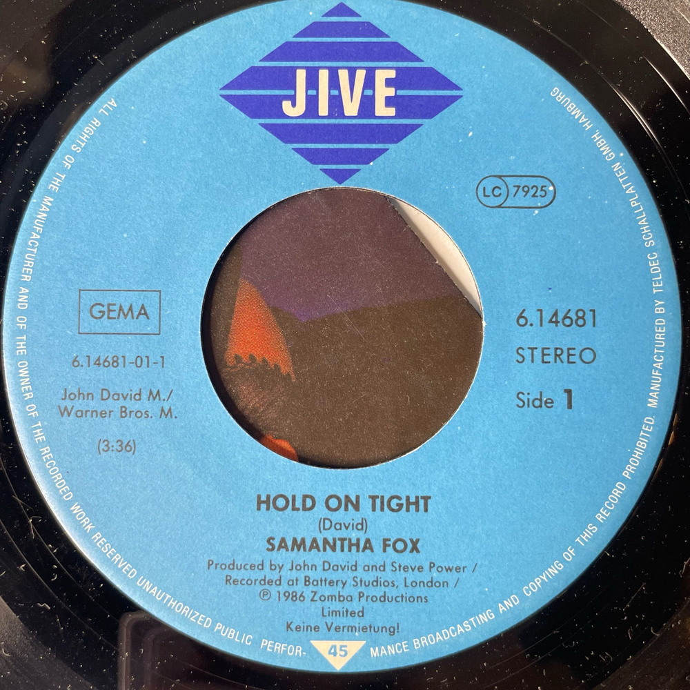 Винтажная виниловая пластинка 7 дюймов (маленькая пластинка) Samantha Fox Hold On Tight (Германия 1986)