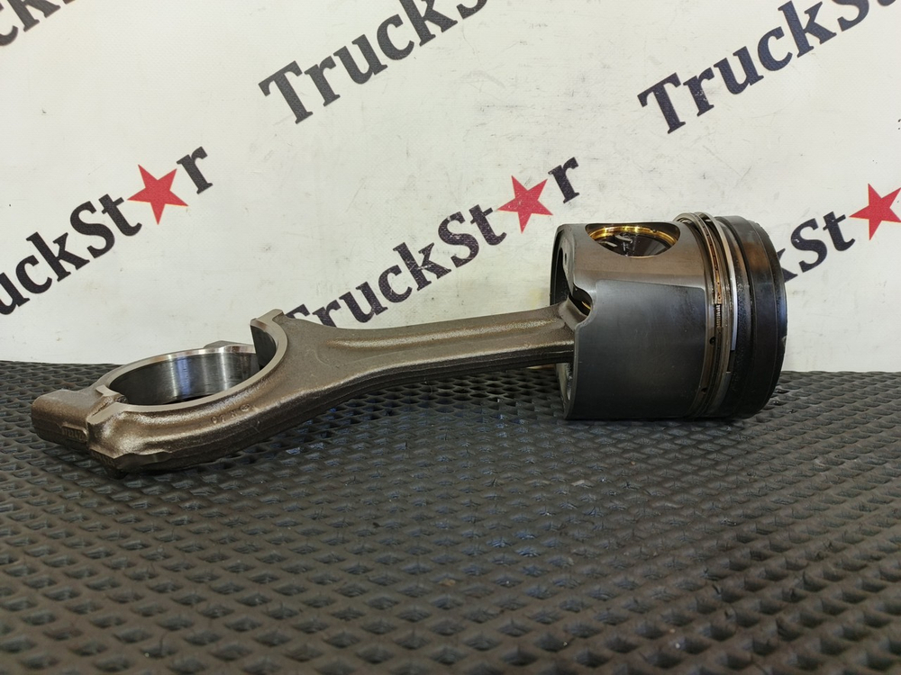 Поршень с шатуном