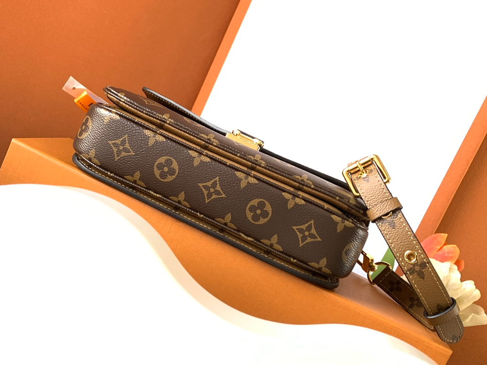 Louis Vuitton Pochette Metis