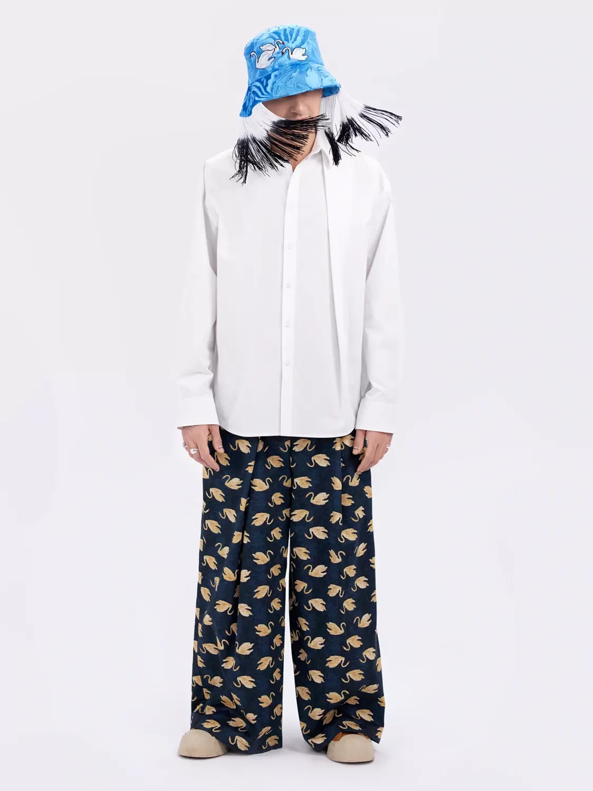 Панама голубая с вышивкой "Лебеди" и бахромой OLA OLA