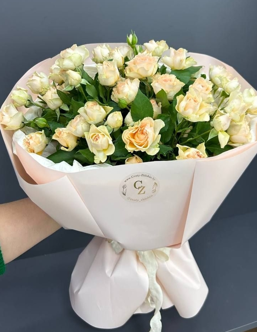 Букет кустовых роз (9 веток)