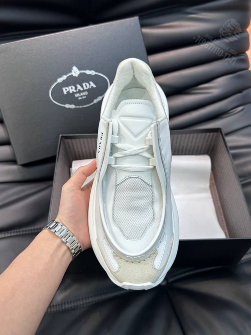 Кроссовки Prada