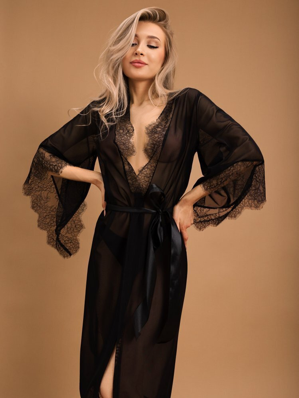 Пеньюар с отделкой кружевом черный L/XL