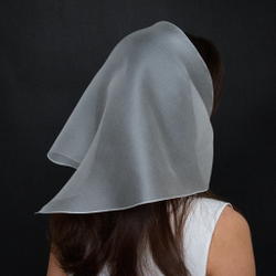 Косынка белая полупрозрачная