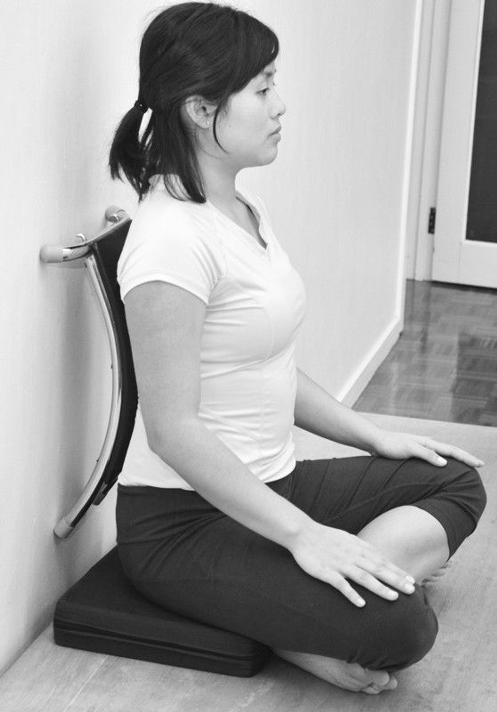 Стул для занятий йогой с бэкбендером