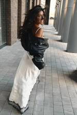 Комбине с разрезом и кружевом