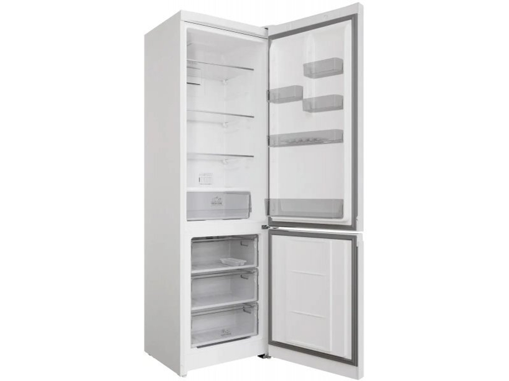Холодильник двухкамерный Hotpoint/Ariston HT 5200 W Total No Frost белый/серебристый