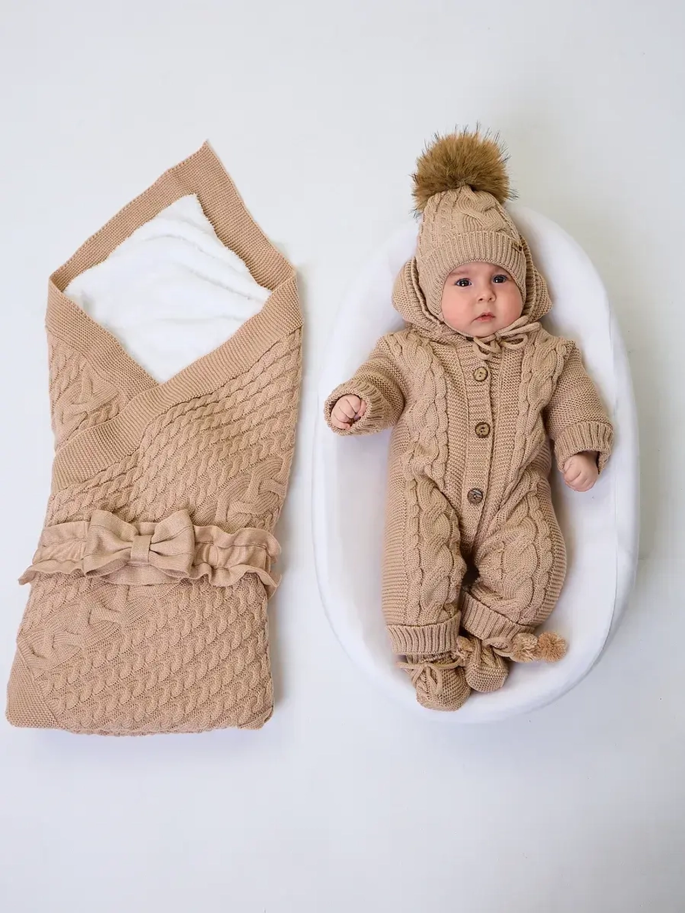 Конверт на выписку для новорожденных с мехом