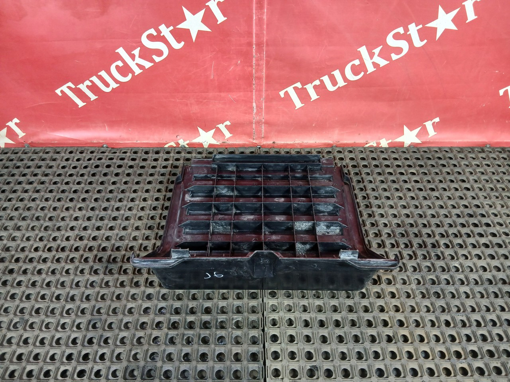 Крышка ящика акб