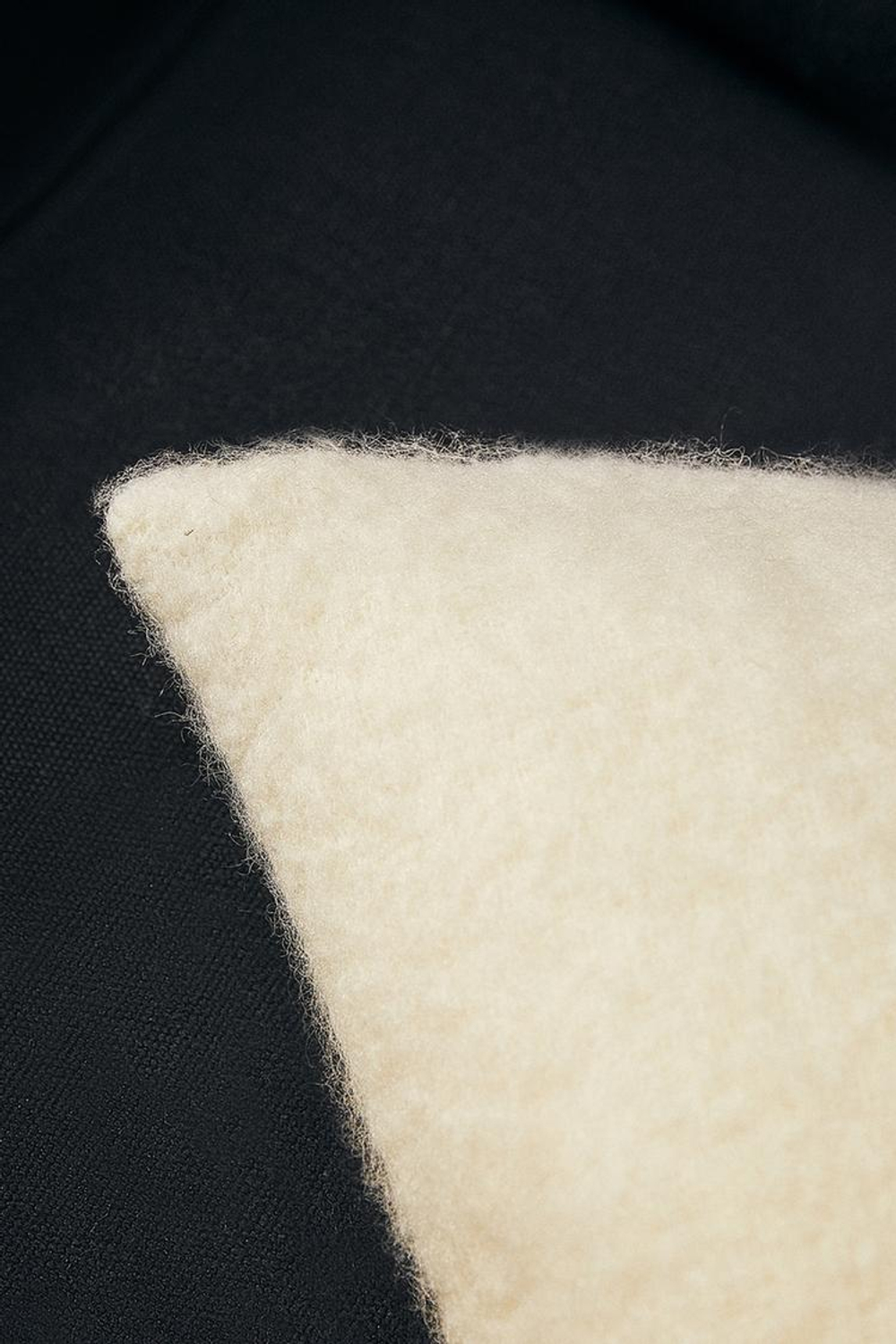 ZARA HOME ОДНОТОННЫЙ ЧЕХОЛ НА ПОДУШКУ, ЖЕЛТОВАТО-БЕЛЫЙ