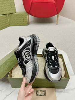 Gucci Ripple Trainer