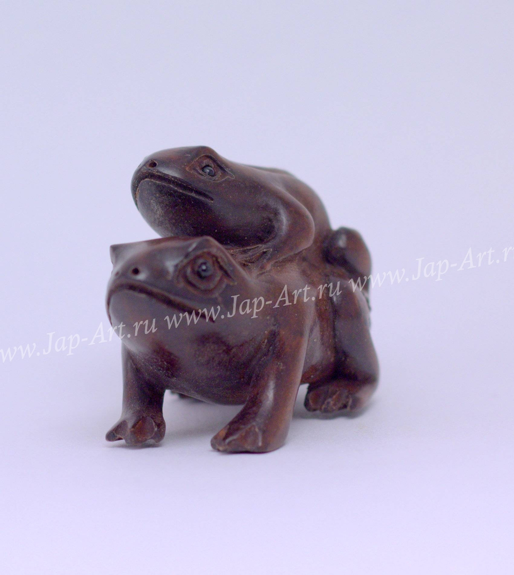 Нэцкэ Жаба на жабе