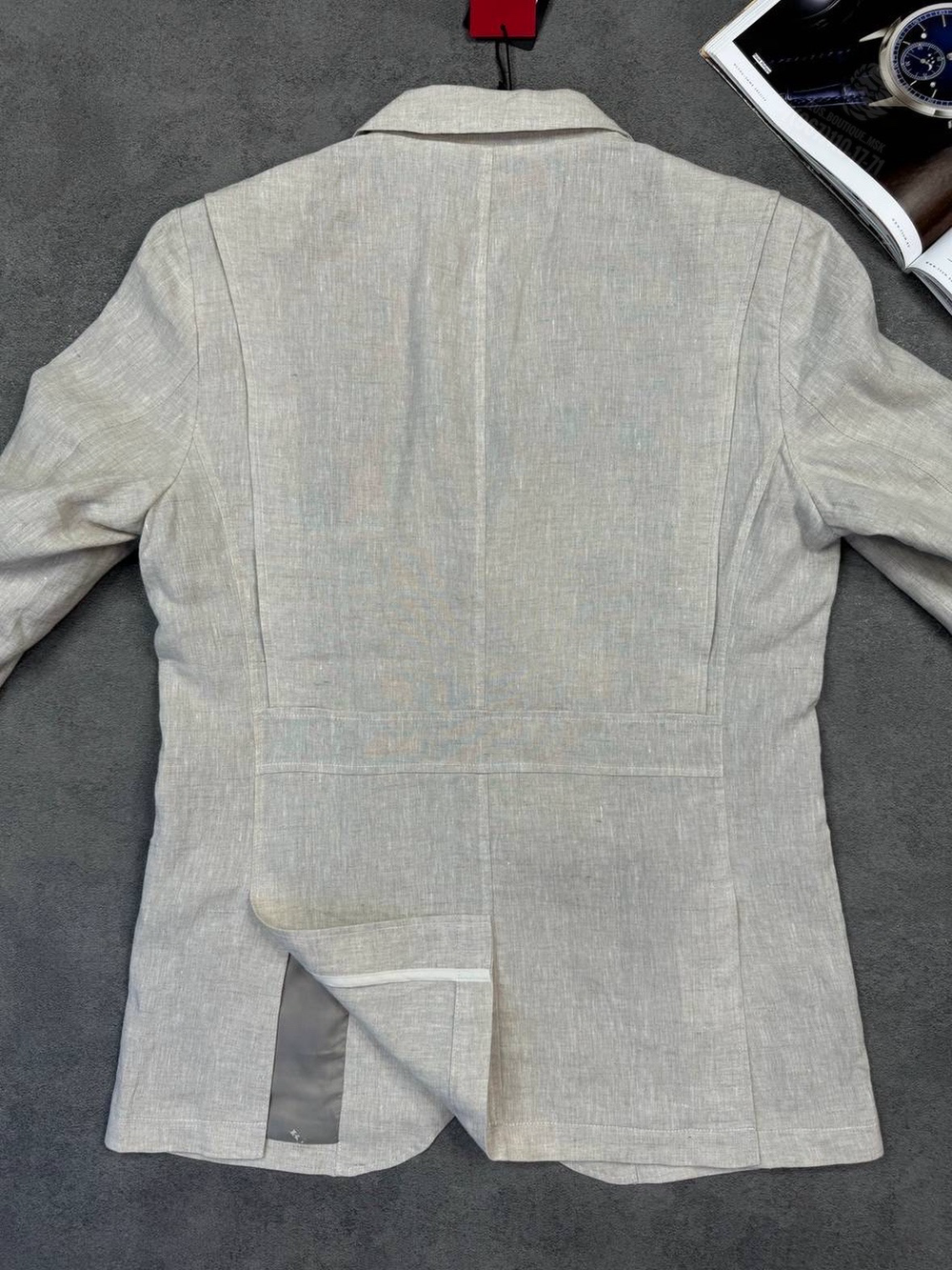 Льняной костюм Kiton
