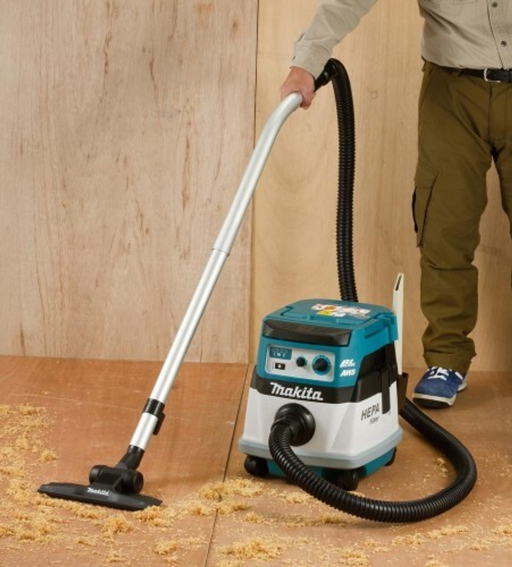 Пылесос MAKITA DVC867LZX4 аккумуляторный