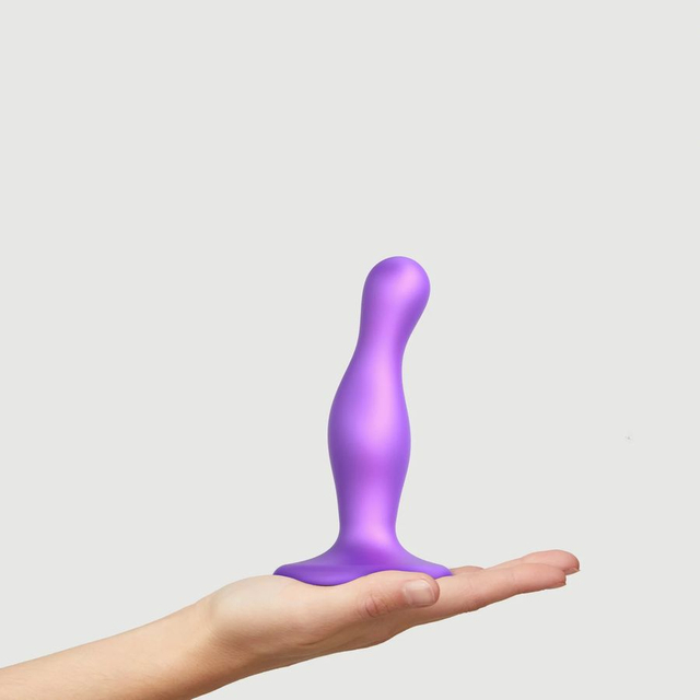 Фаллоимитатор Strap-On-Me Dildo Plug изогнутый, фиолетовый металлик M, 15,5 см