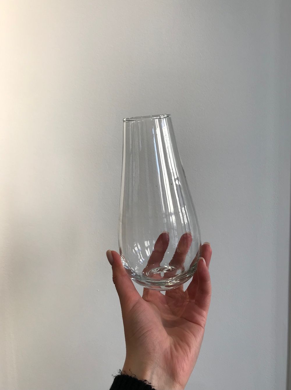 Стеклянная прозрачная ваза 18 см