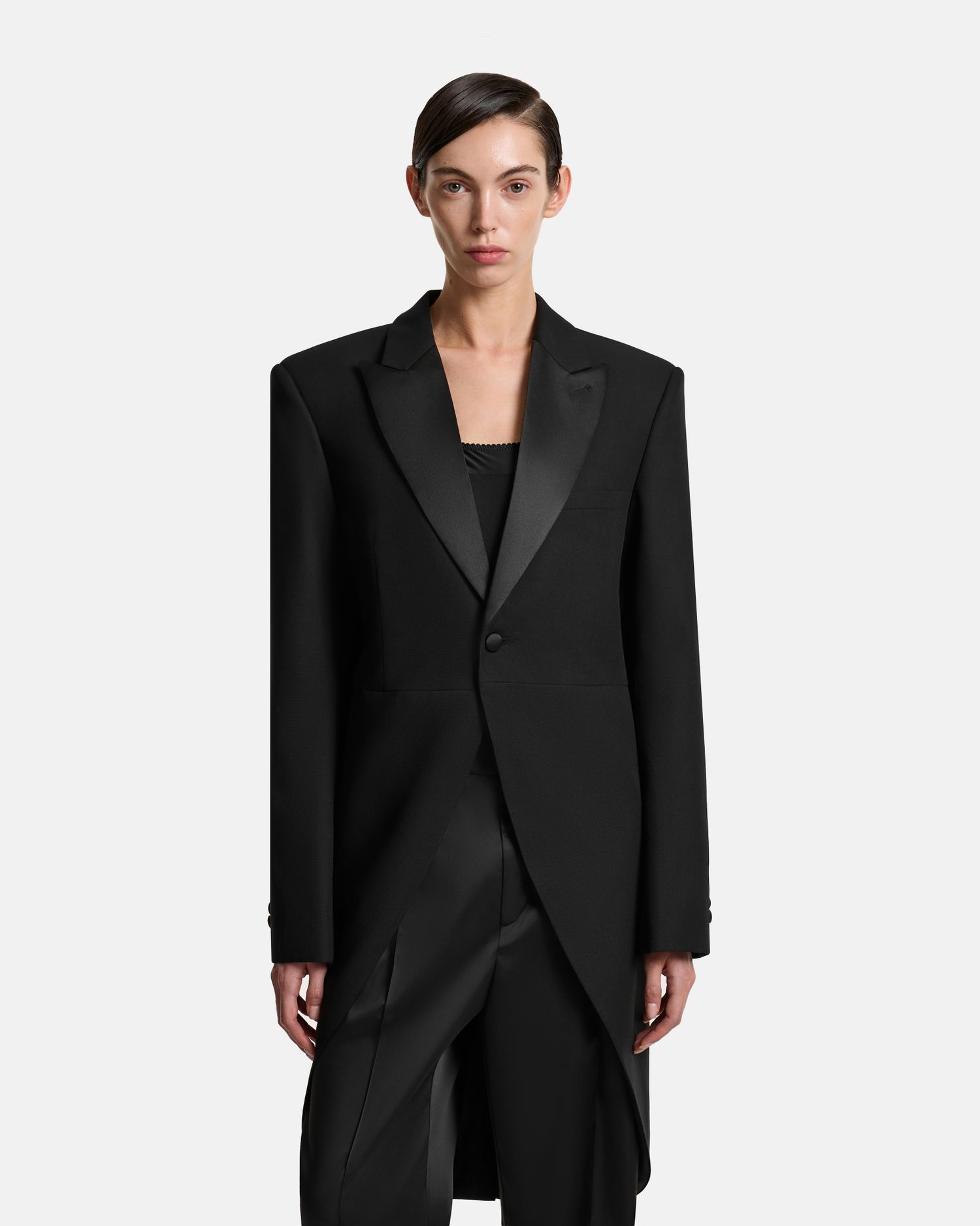 ПИДЖАК-ФРАК С АТЛАСНЫМИ ЛАЦКАНАМИ