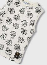 две футболки с шортами