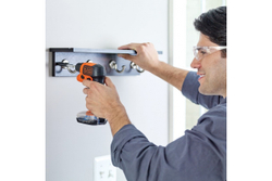 Аккумуляторная отвертка с контейнером BLACK+DECKER BDCSFS30C, 3.6В
