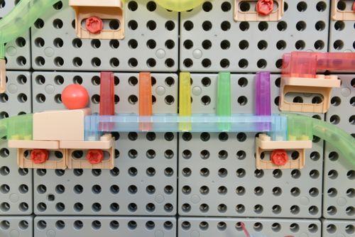 STEM Трек с мячом (кинетический), набор 209 элементов.