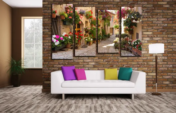 Модульная картина "Улица в цветах"
