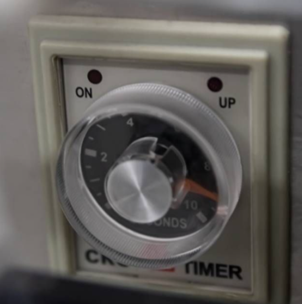 Запайщик лотков Hualian Machinery HL-95A (187х137, газонаполнение)