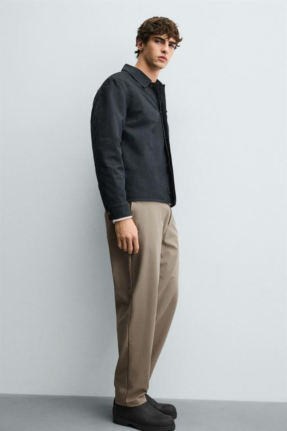 ZARA БРЮКИ ИЗ РЕЛЬЕФНОЙ ТКАНИ КОМФОРТНОГО КРОЯ, РЫЖЕВАТО-КОРИЧНЕВЫЙ