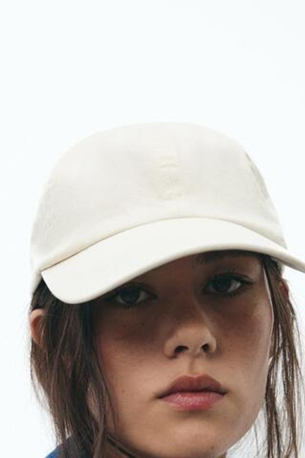 ZARA КЕПКА ИЗ ТВИЛА С ЭФФЕКТОМ ПОТЕРТОСТИ, ЭКРЮ